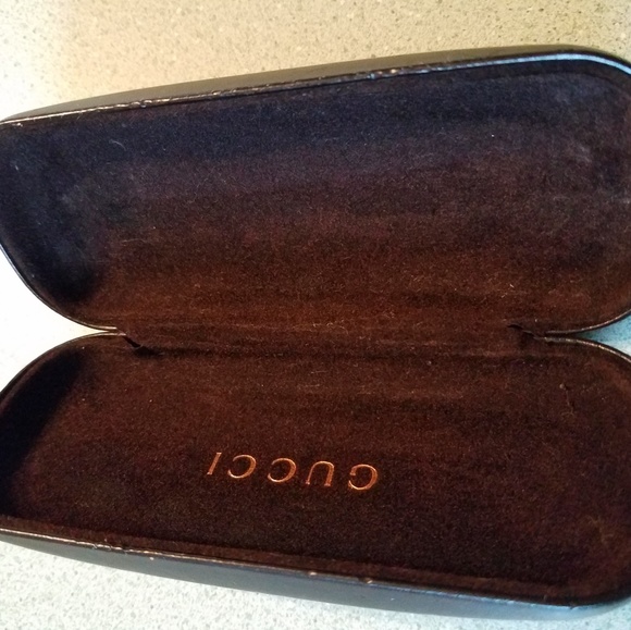 Authentic Gucci Sunglasses Case W/Cleaning Cloth - Picture 4 of 6